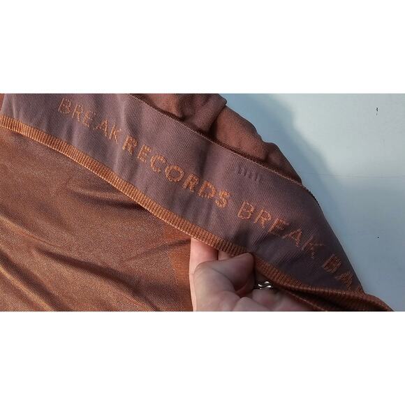 Allyson Felix x athleta M (?) Rose gold ribbed long sleeve crop top thumb holes - Picture 7 of 9